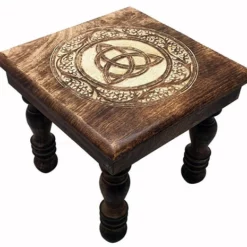 Triquetra Flowers Altar Table
