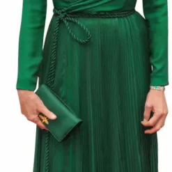 LifeSizeCutouts Sigourney Weaver 218 Celebrity Cutout